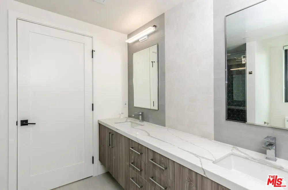 105 S Doheny Drive #PH2 Los Angeles, CA 90048