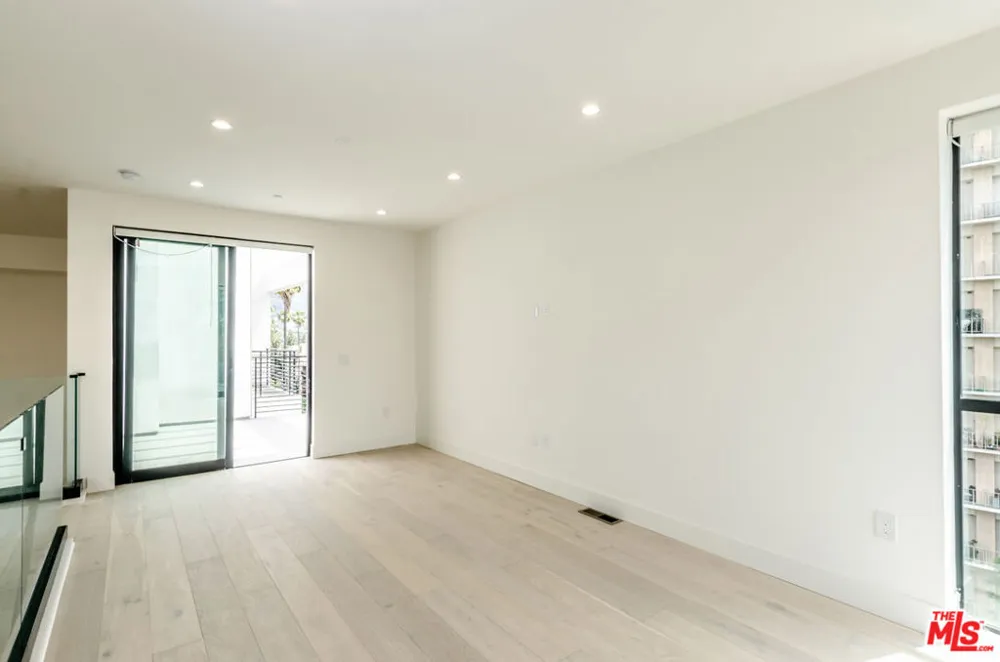 105 S Doheny Drive #PH2 Los Angeles, CA 90048