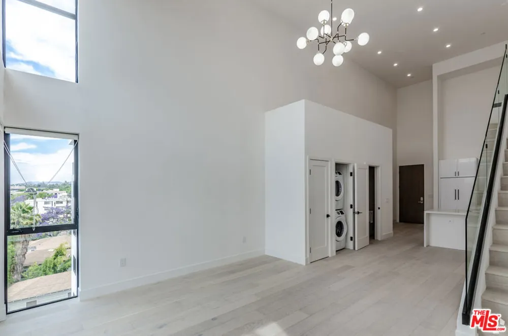 105 S Doheny Drive #PH2 Los Angeles, CA 90048