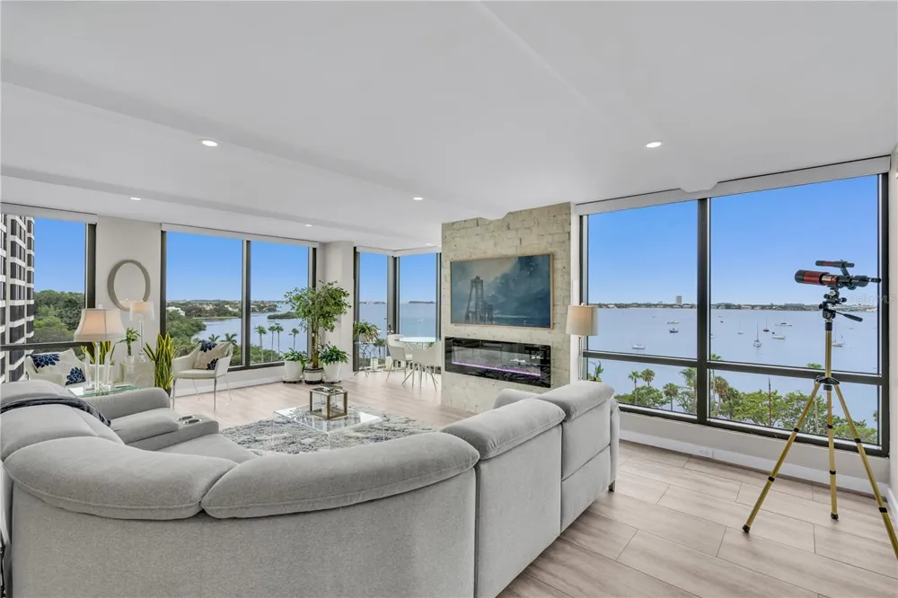 707 S GULFSTREAM AVENUE #807 Sarasota, FL 34236