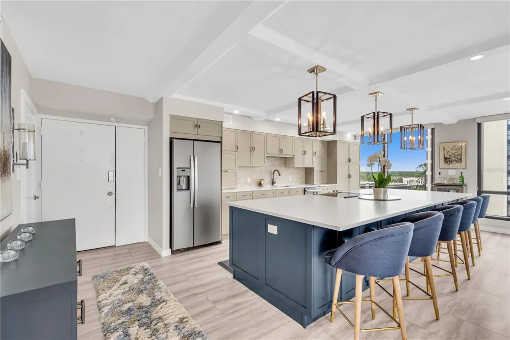 707 S GULFSTREAM AVENUE #807 Sarasota, FL 34236