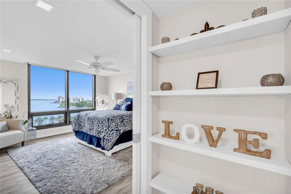 707 S GULFSTREAM AVENUE #807 Sarasota, FL 34236