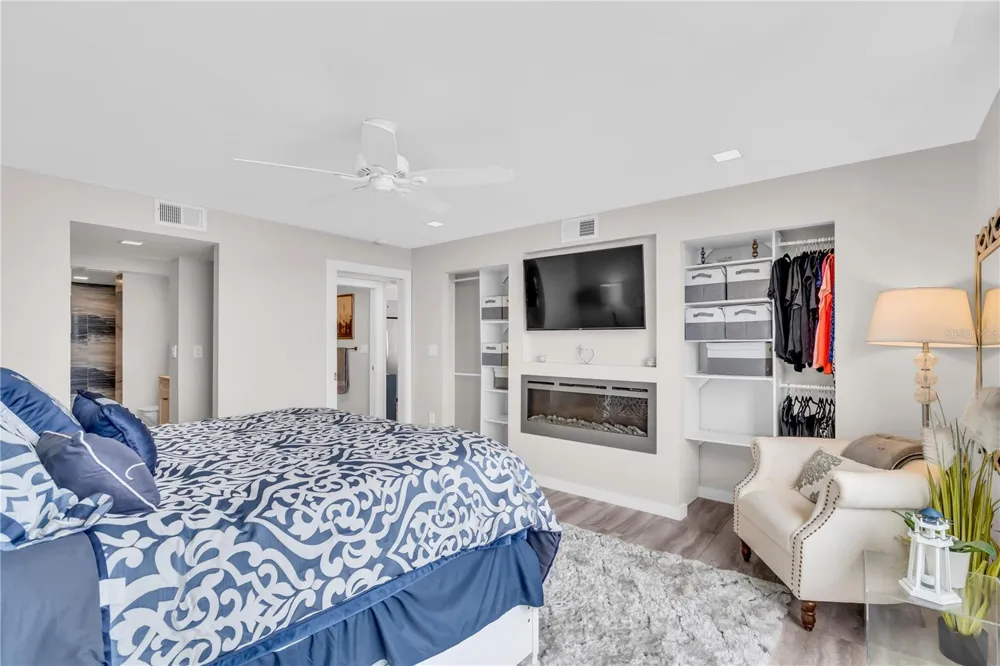 707 S GULFSTREAM AVENUE #807 Sarasota, FL 34236