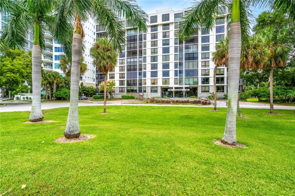 707 S GULFSTREAM AVENUE #807 Sarasota, FL 34236