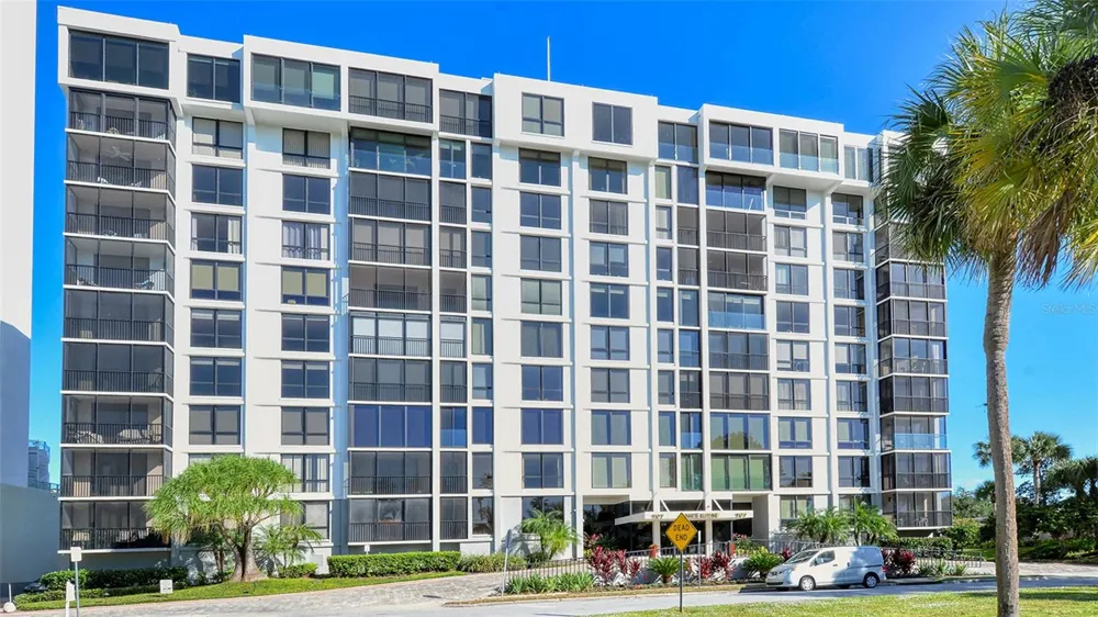 707 S GULFSTREAM AVENUE #807 Sarasota, FL 34236