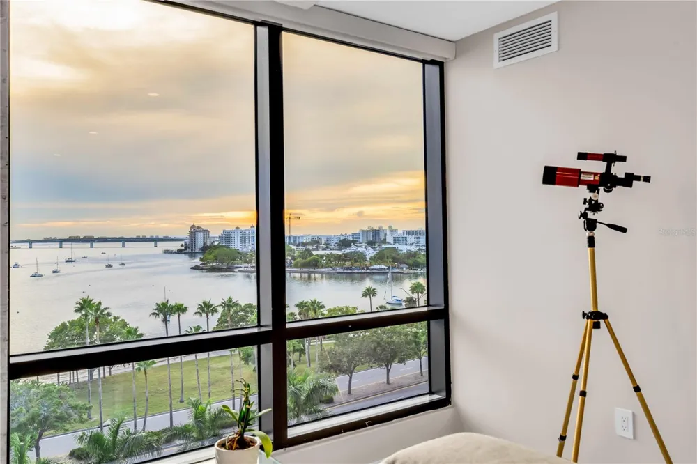 707 S GULFSTREAM AVENUE #807 Sarasota, FL 34236