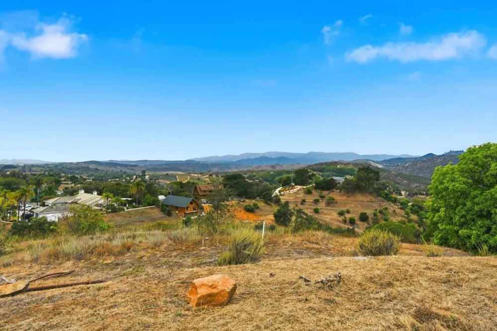 803 Quail Hill Road Fallbrook, CA 92028