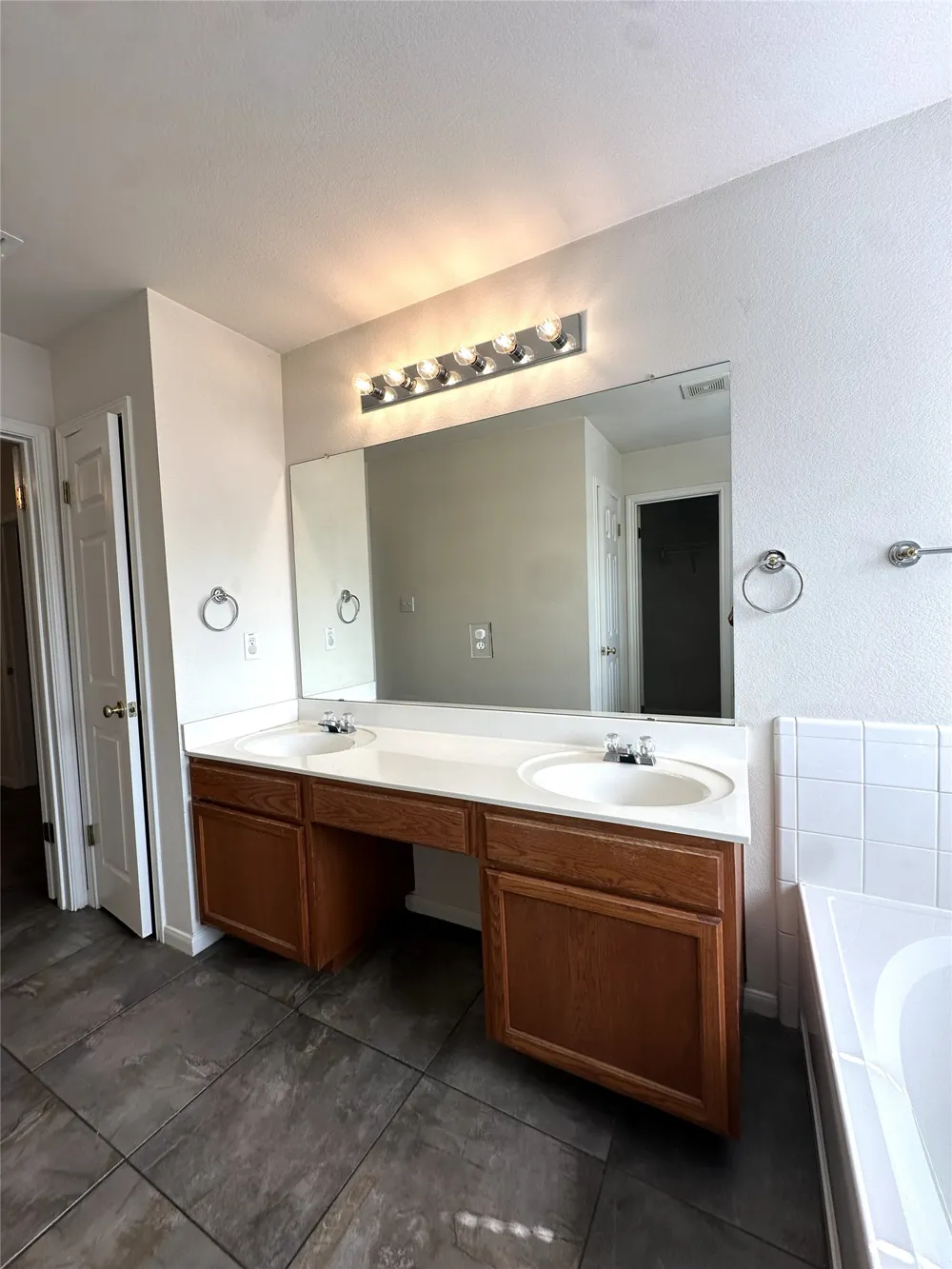 722 Ranier Lane Round Rock, TX 78665