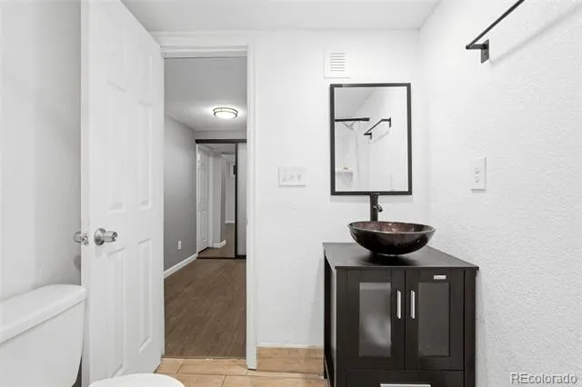 1490 S Zephyr Street Lakewood, CO 80232