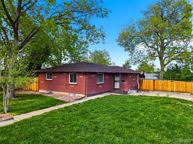 1490 S Zephyr Street Lakewood, CO 80232