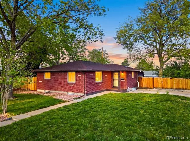1490 S Zephyr Street Lakewood, CO 80232