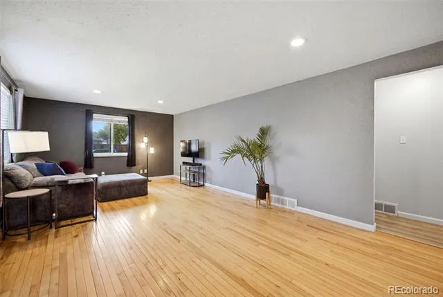 1490 S Zephyr Street Lakewood, CO 80232