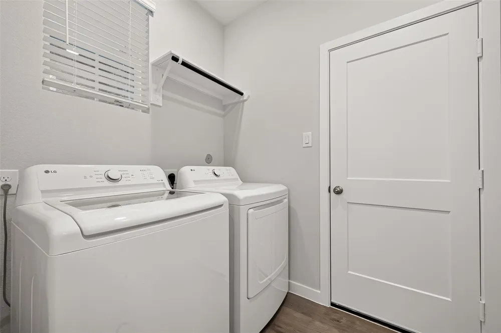 4042 Bay Court Brookshire, TX 77423
