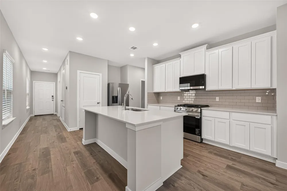 4042 Bay Court Brookshire, TX 77423