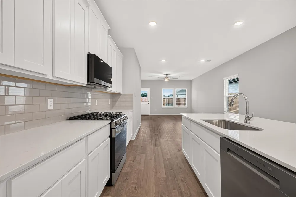 4042 Bay Court Brookshire, TX 77423