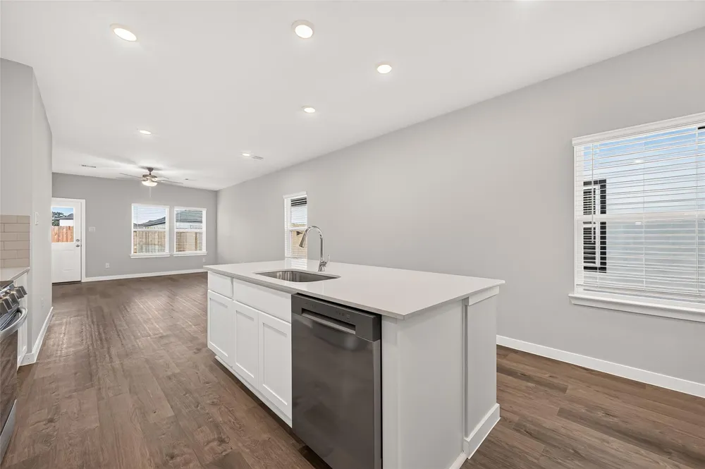 4042 Bay Court Brookshire, TX 77423
