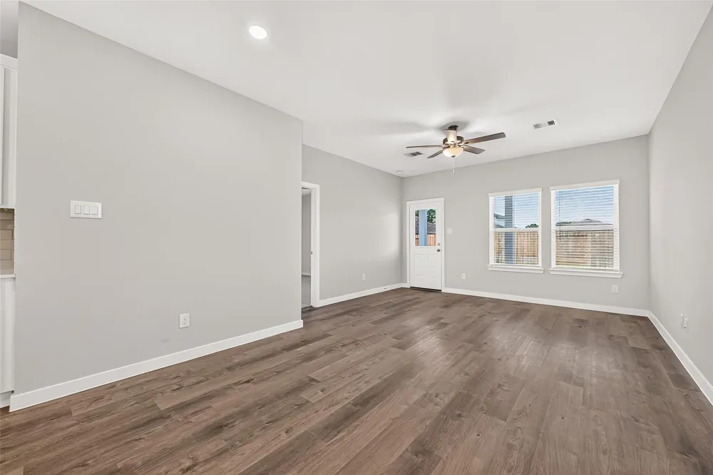 4042 Bay Court Brookshire, TX 77423