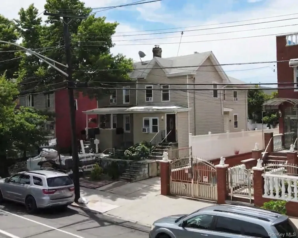 752 E 222nd Street Bronx, NY 10467