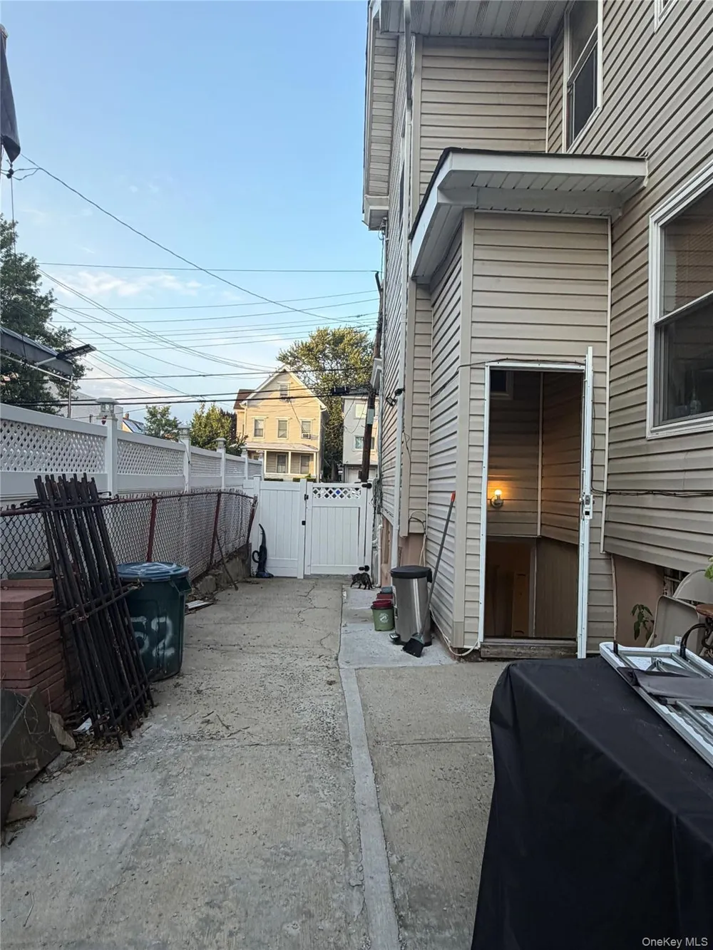 752 E 222nd Street Bronx, NY 10467