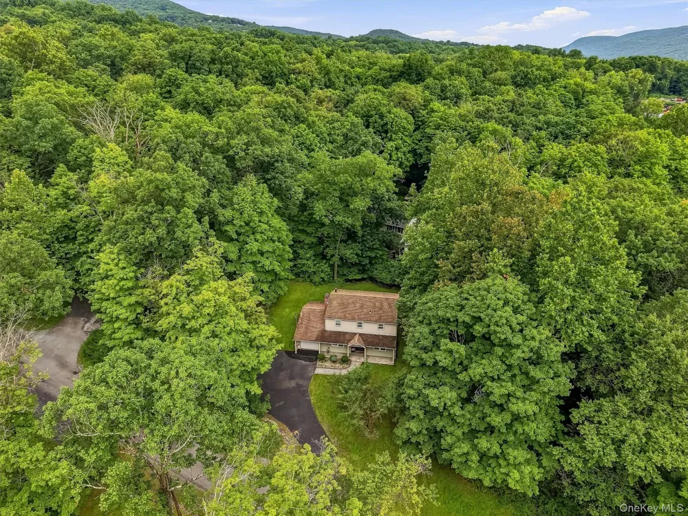 2 Lilac Hill Road New Windsor, NY 12553