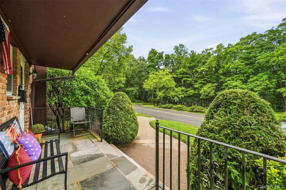 72 Yorkshire Drive Suffern, NY 10901