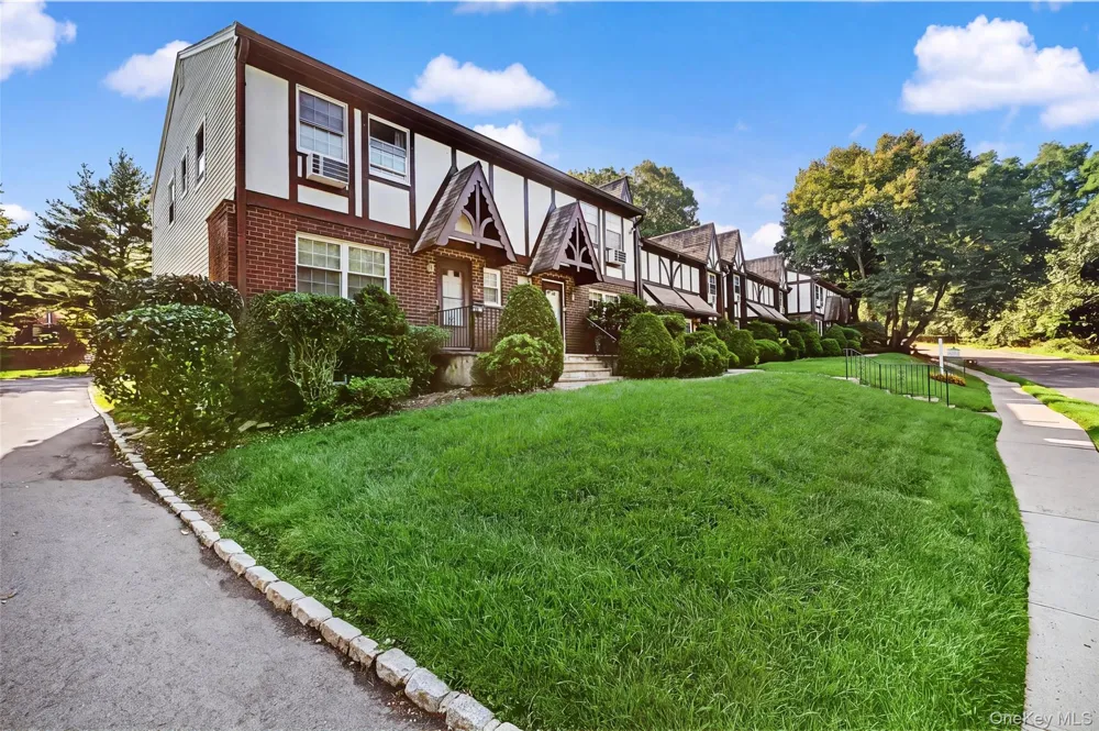 72 Yorkshire Drive Suffern, NY 10901