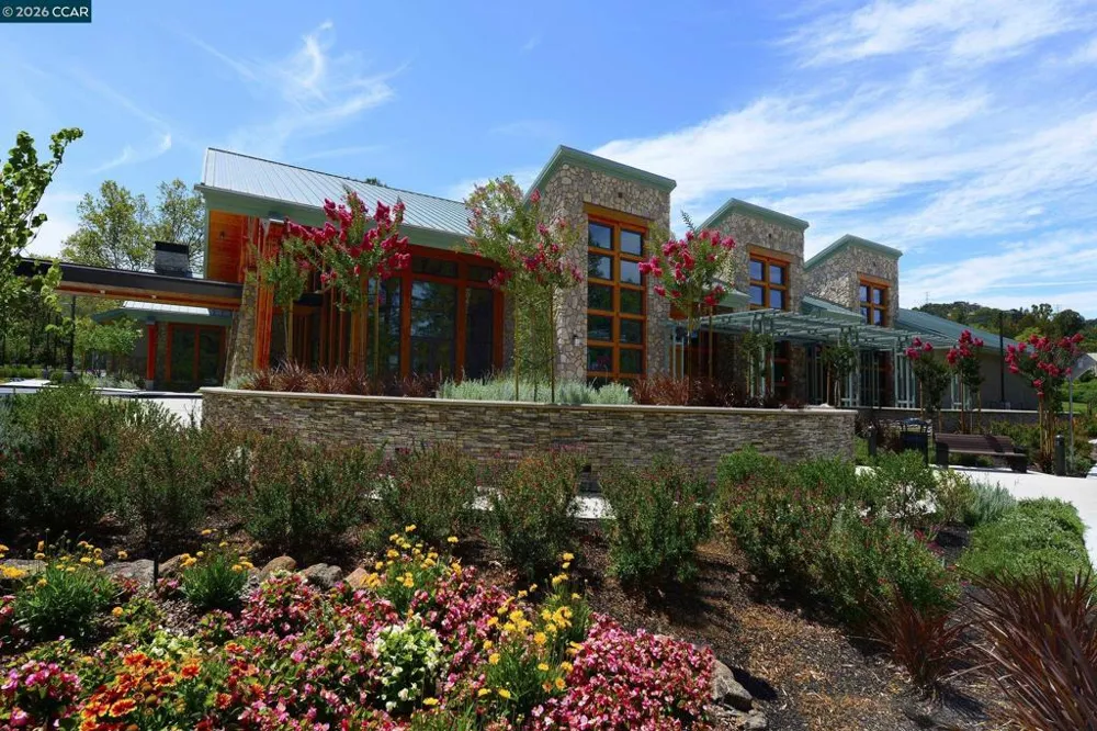 3248 Tice Creek Dr #4 Walnut Creek, CA 94595