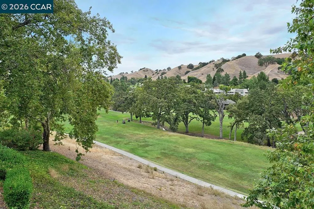 3248 Tice Creek Dr #4 Walnut Creek, CA 94595