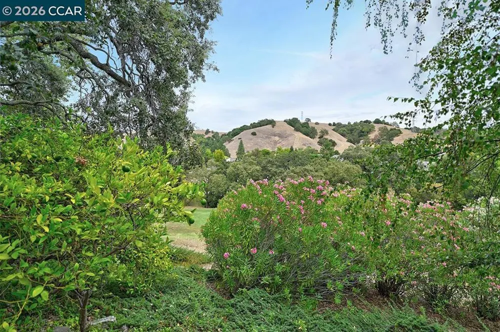 3248 Tice Creek Dr #4 Walnut Creek, CA 94595