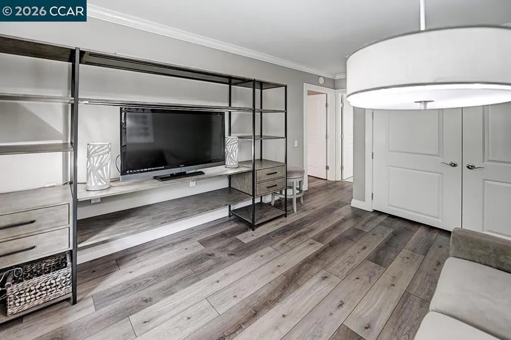 3248 Tice Creek Dr #4 Walnut Creek, CA 94595