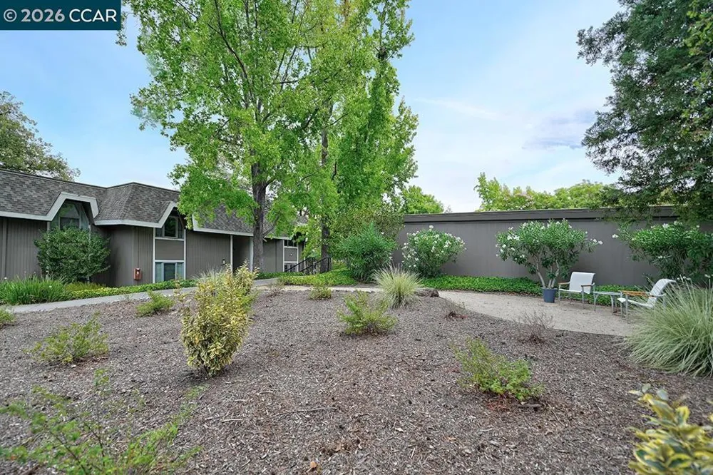 3248 Tice Creek Dr #4 Walnut Creek, CA 94595
