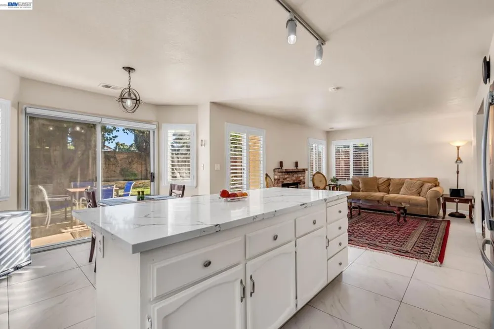 1910 Harvest Landing Ct Tracy, CA 95376