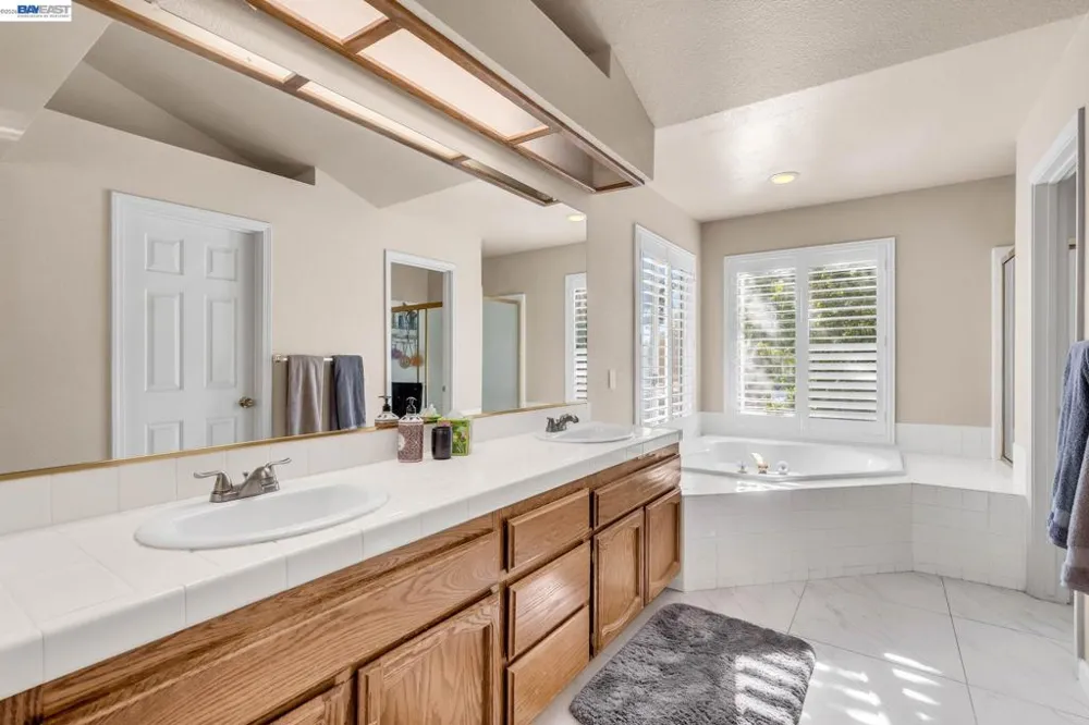 1910 Harvest Landing Ct Tracy, CA 95376