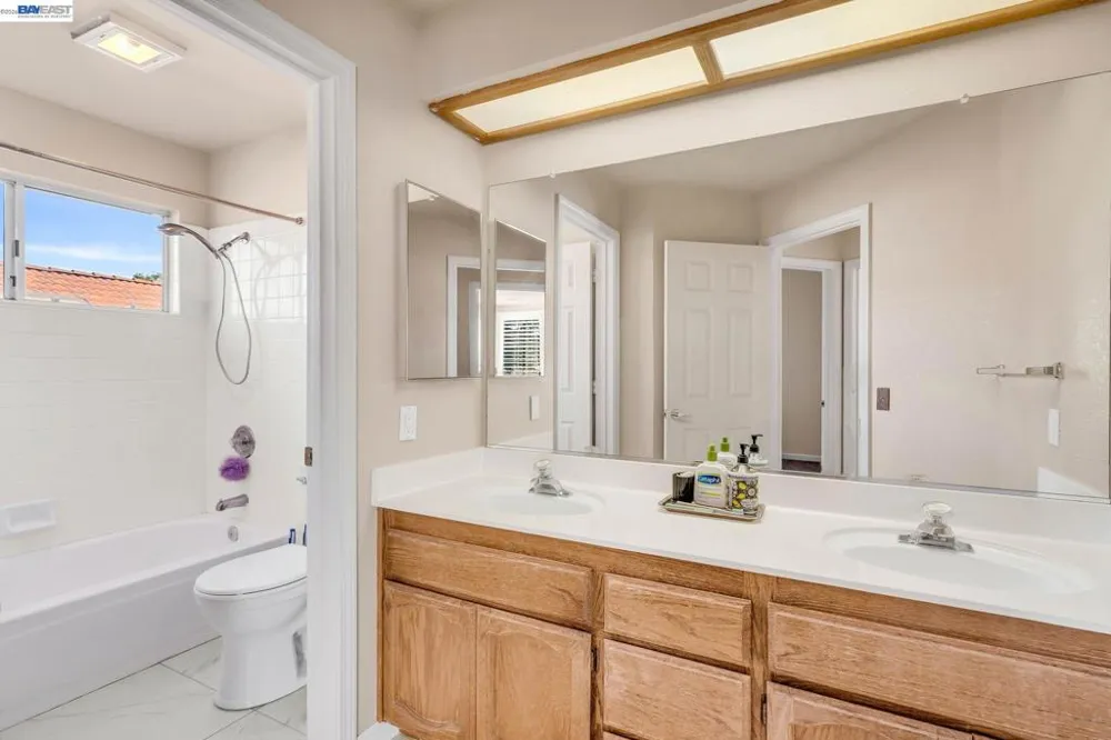 1910 Harvest Landing Ct Tracy, CA 95376