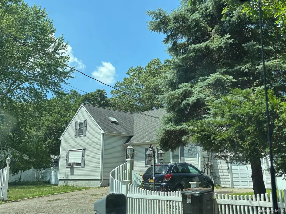63 Washington Avenue Mastic Beach, NY 11951