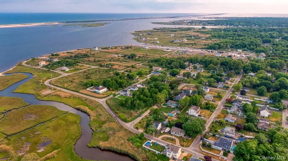 63 Washington Avenue Mastic Beach, NY 11951