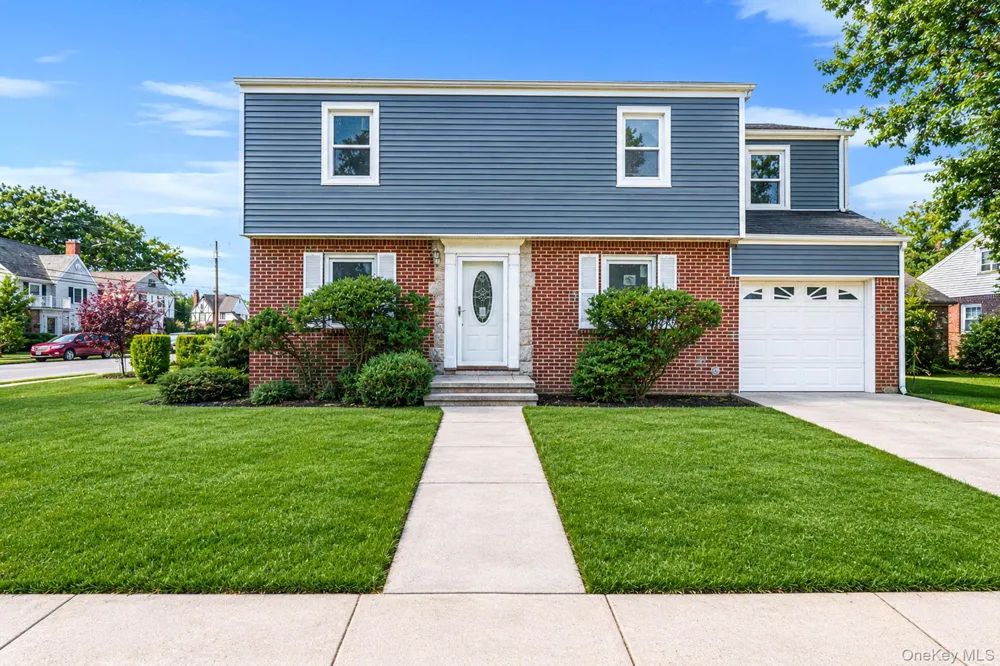 1 Hudson Court Lynbrook, NY 11563