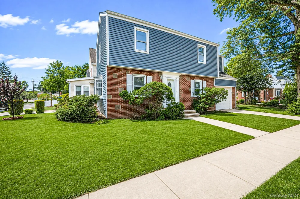 1 Hudson Court Lynbrook, NY 11563