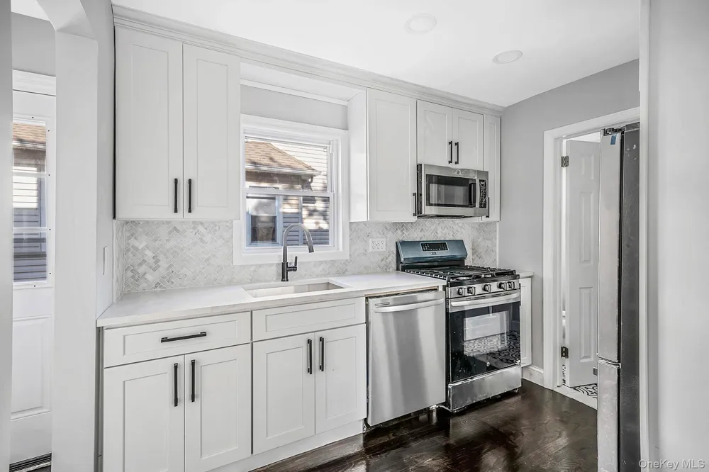 1 Hudson Court Lynbrook, NY 11563