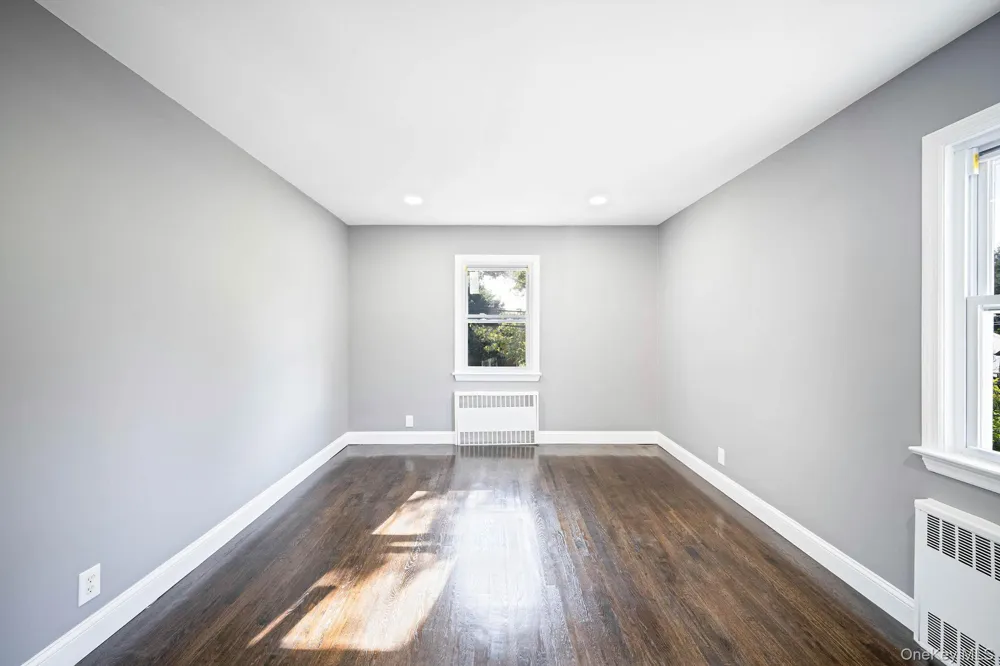 1 Hudson Court Lynbrook, NY 11563