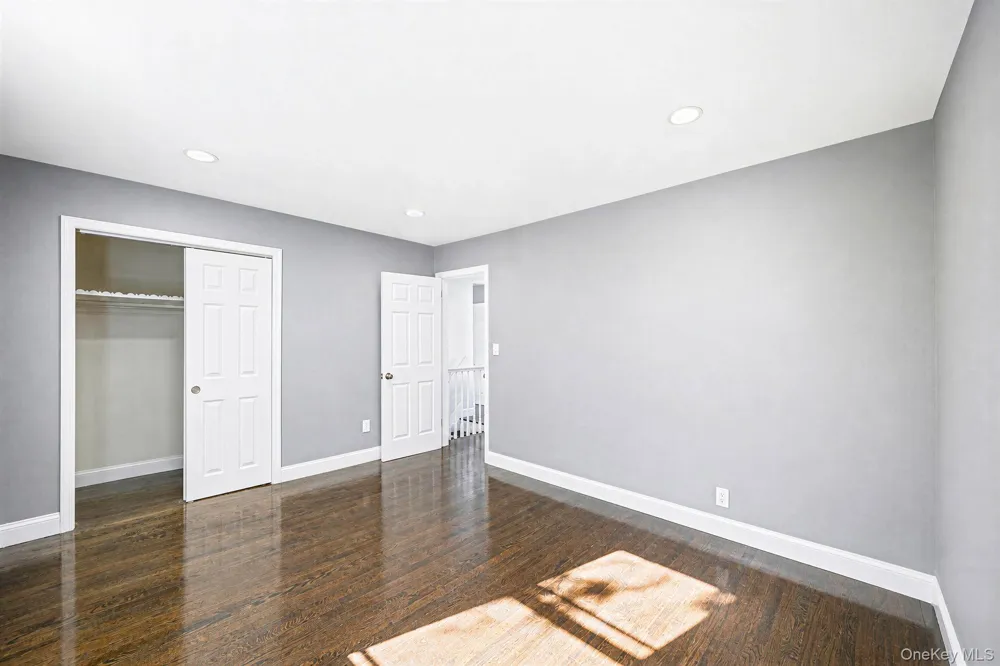 1 Hudson Court Lynbrook, NY 11563