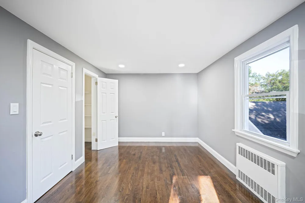 1 Hudson Court Lynbrook, NY 11563