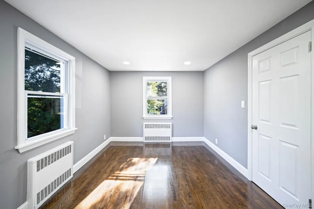 1 Hudson Court Lynbrook, NY 11563