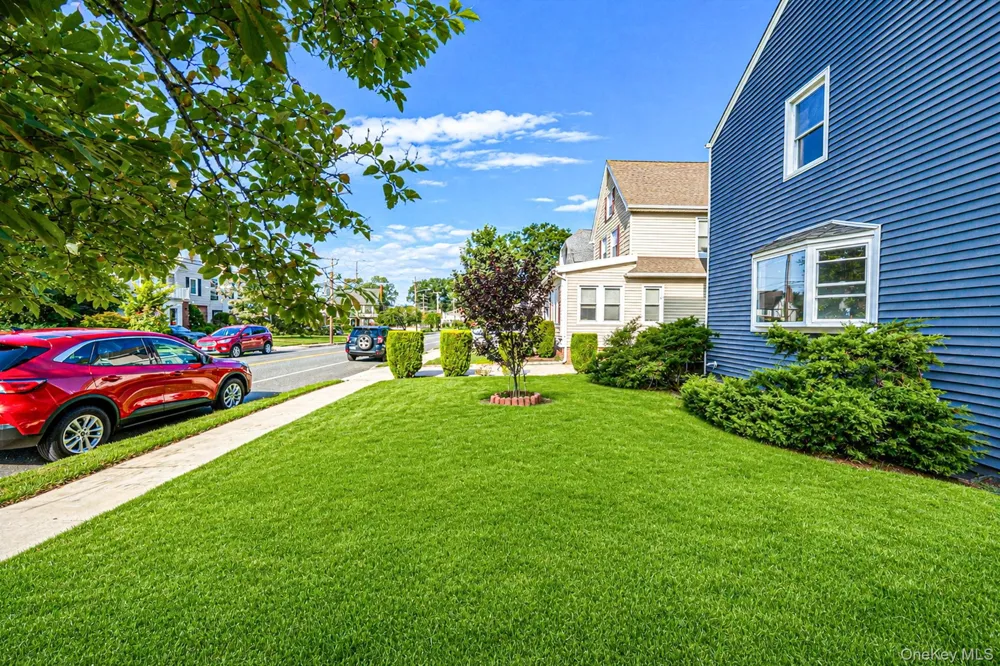1 Hudson Court Lynbrook, NY 11563