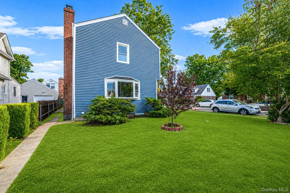 1 Hudson Court Lynbrook, NY 11563