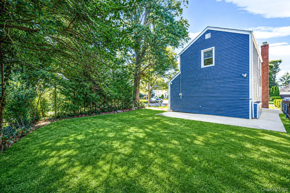 1 Hudson Court Lynbrook, NY 11563