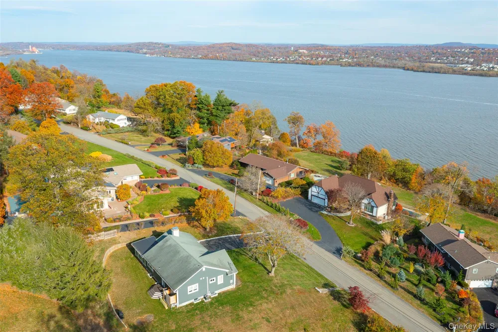 39 Susan Drive Balmville, NY 12550