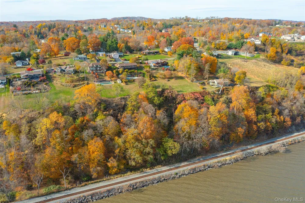 39 Susan Drive Balmville, NY 12550