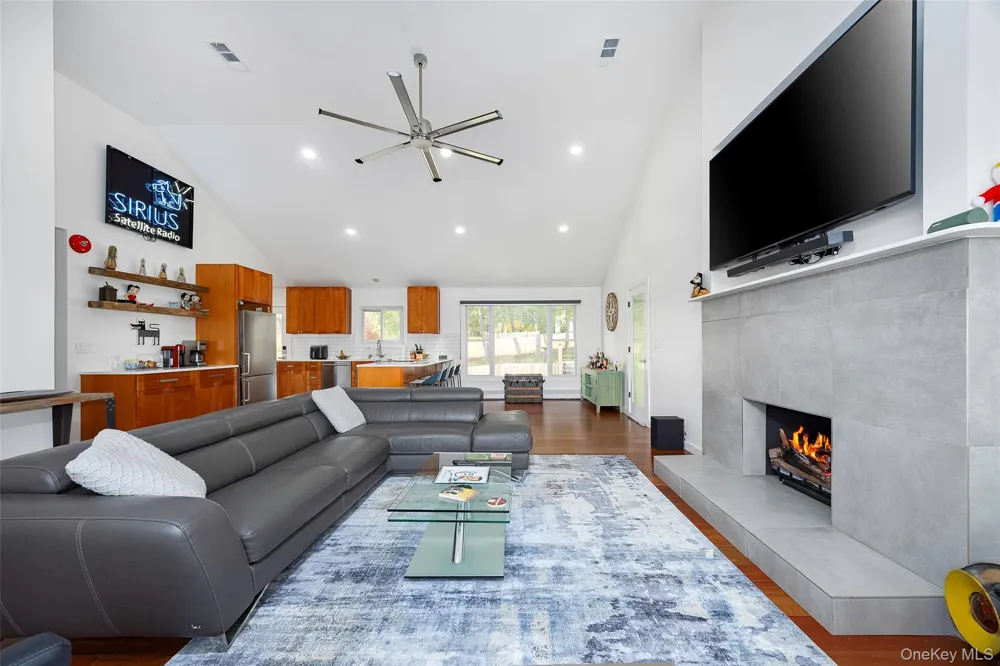 39 Susan Drive Balmville, NY 12550
