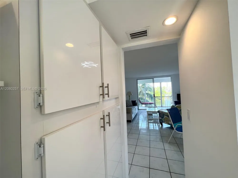 3030 Marcos Dr #T302 Aventura, FL 33160